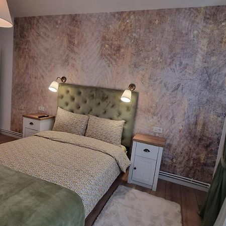 Central Residence Bacau Bagian luar foto