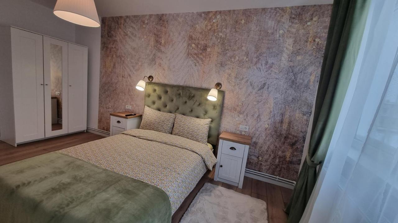 Central Residence Bacau Bagian luar foto