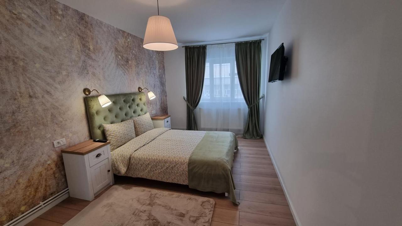 Central Residence Bacau Bagian luar foto