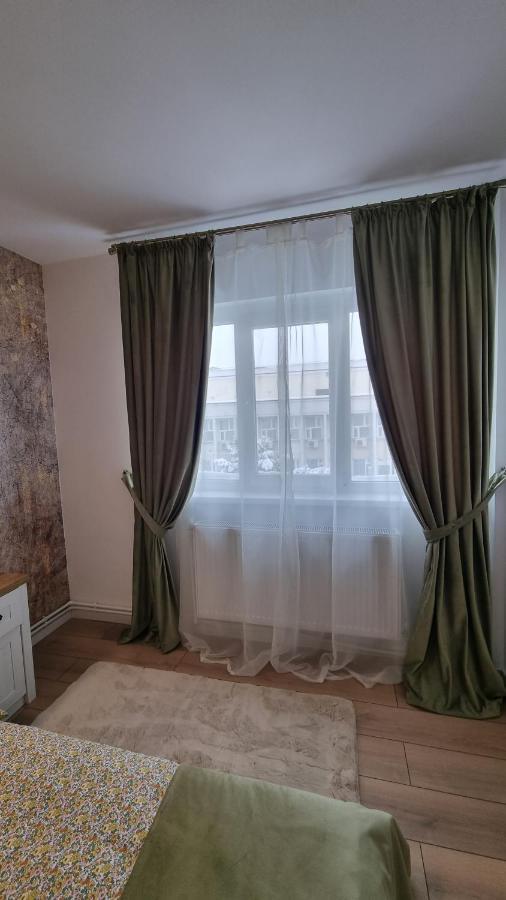 Central Residence Bacau Bagian luar foto