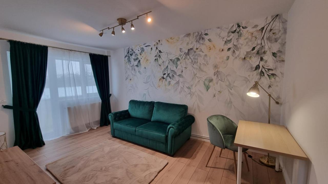 Central Residence Bacau Bagian luar foto