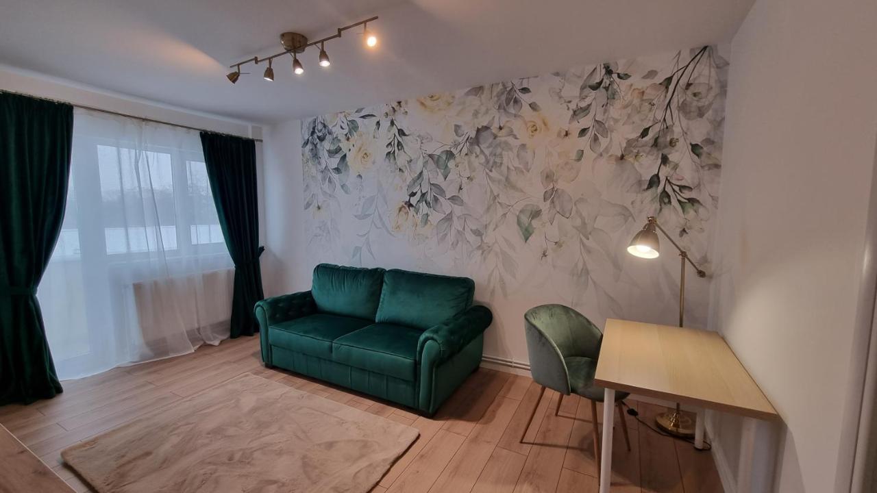 Central Residence Bacau Bagian luar foto
